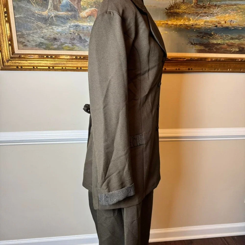 Vintage For You One Olive Green Skirt Suit Snakeskin‎ Trim Size 20 Made in USA